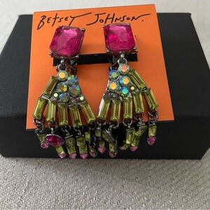 BETSEY JOHNSON Halloween Witch Hands Earrings Ghoul Friends Green hand drop NWT